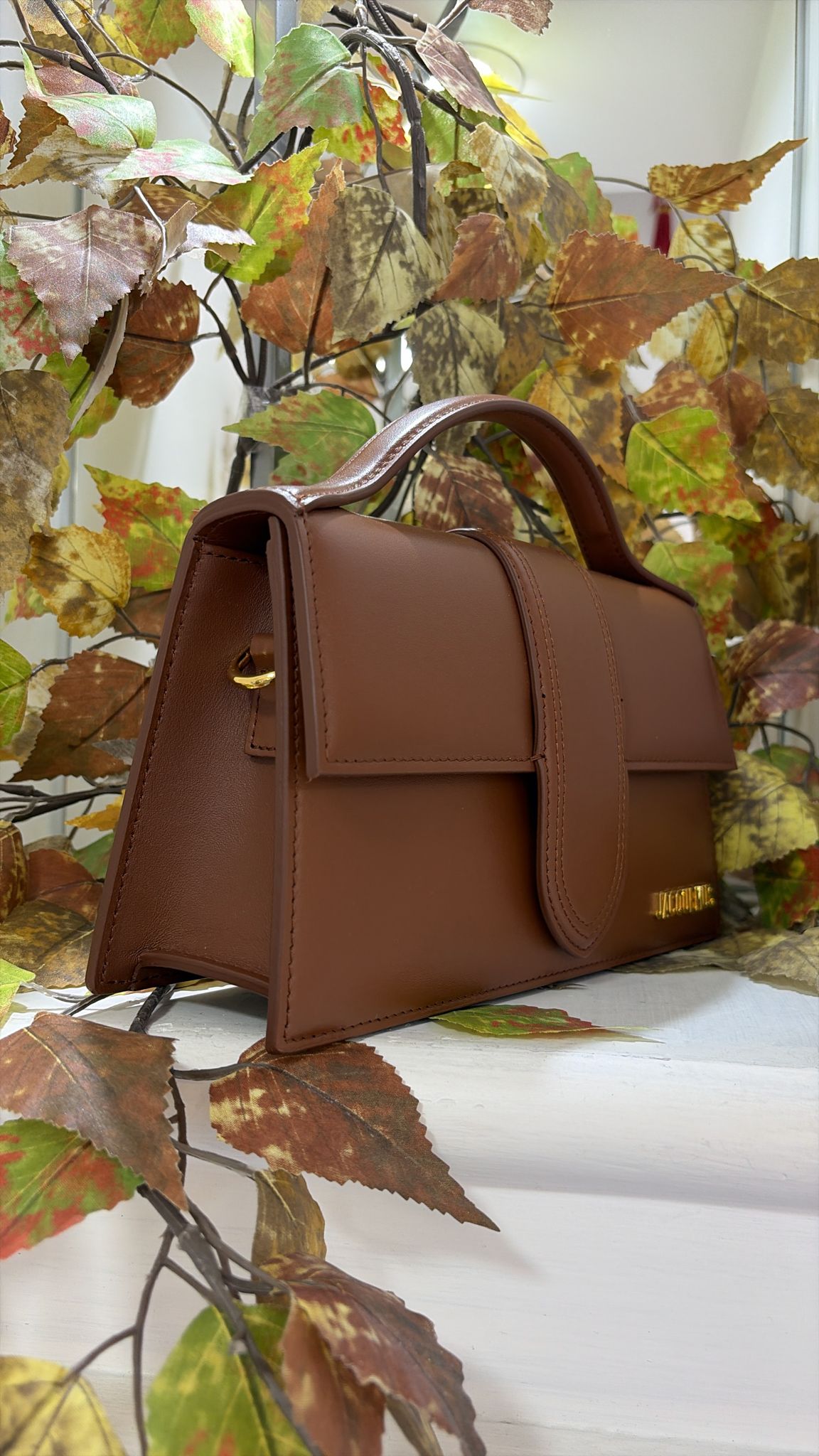 Jacquemus Grand bambino cuoio