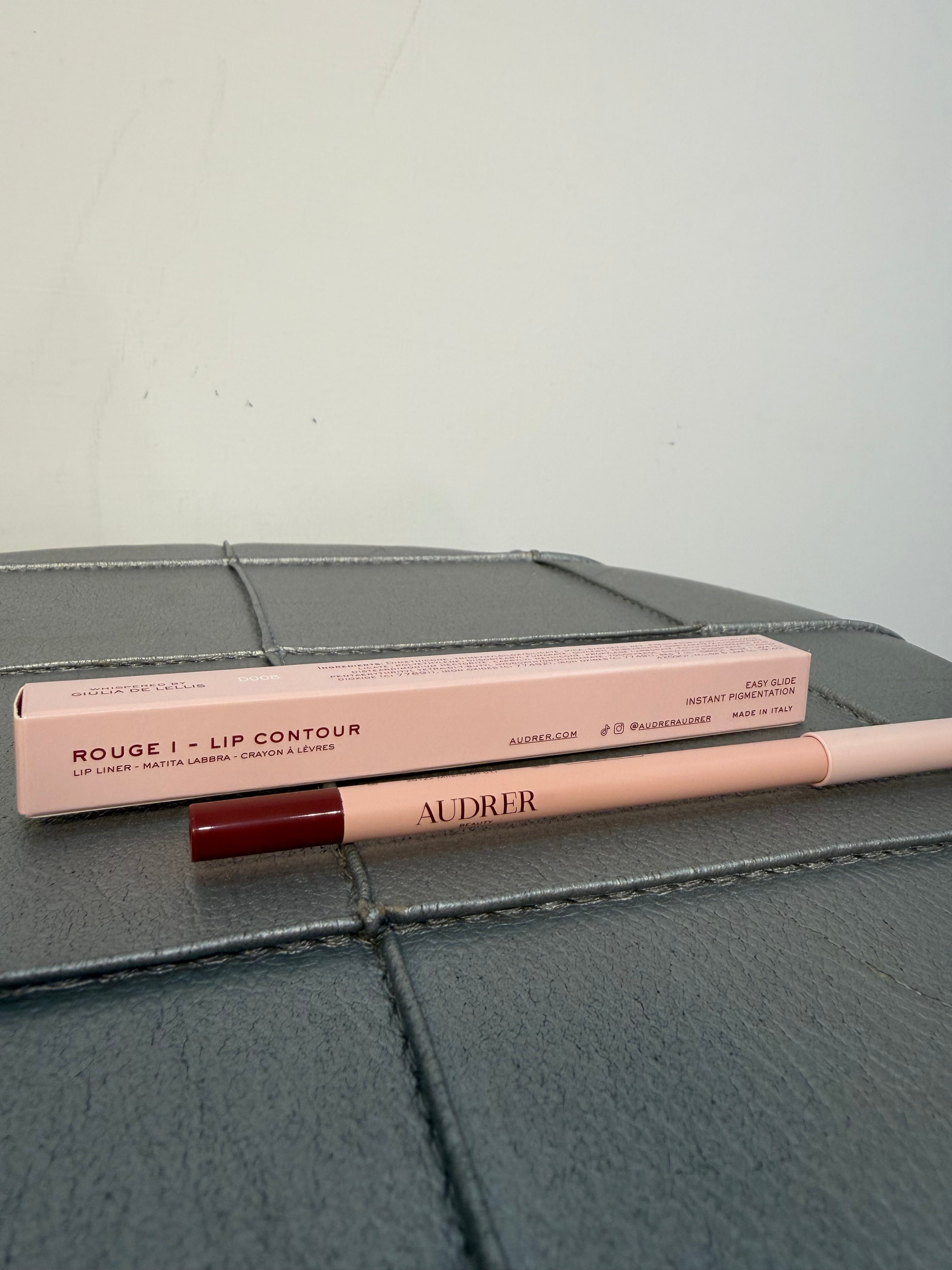 Audrer lip Contour