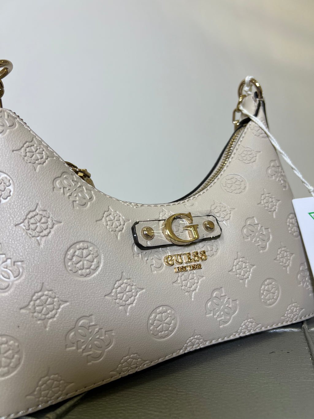 Guess borsa mezzaluna dita