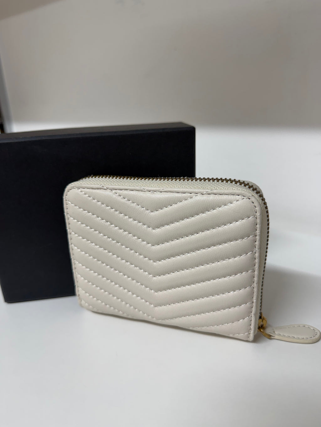 Pinko taylor zip around bianco