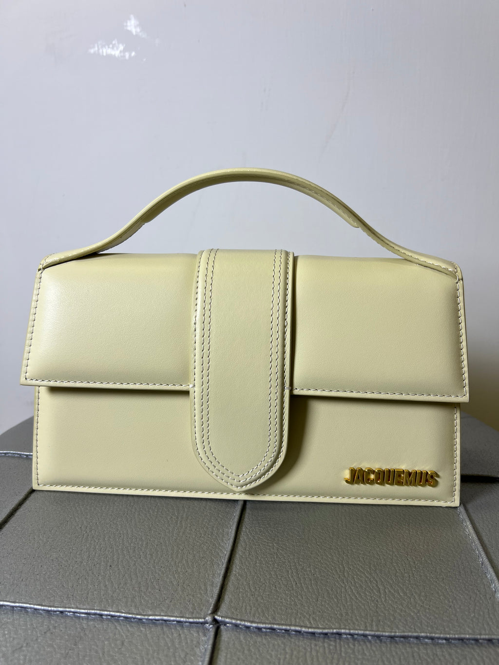 Jacquemus la grand bambino giallo paglino