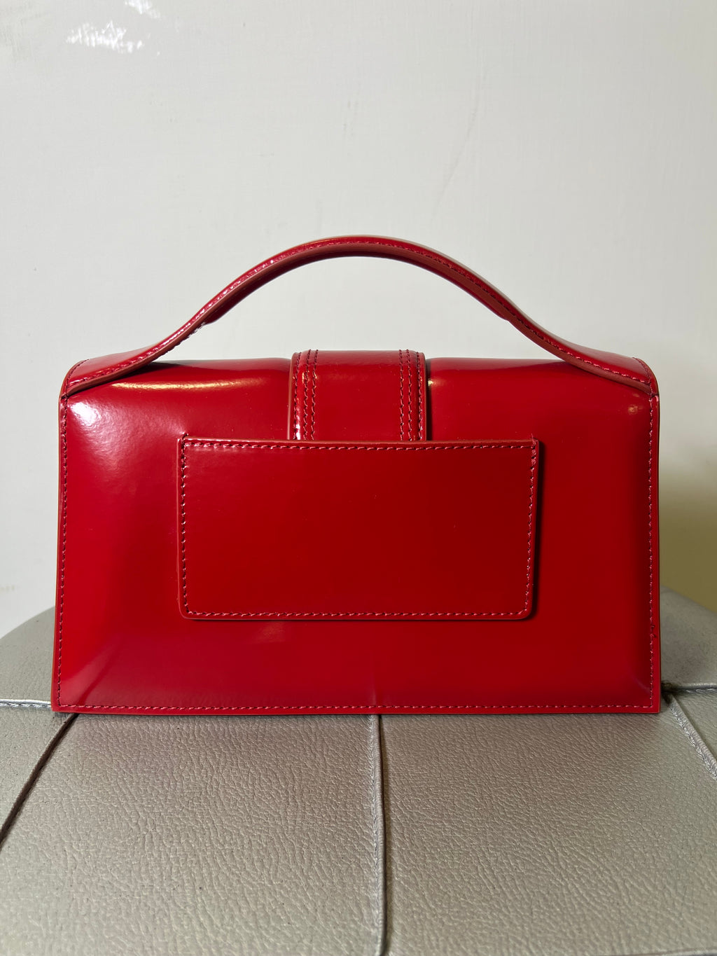 Jacquemus la grand bambino rossa lucida