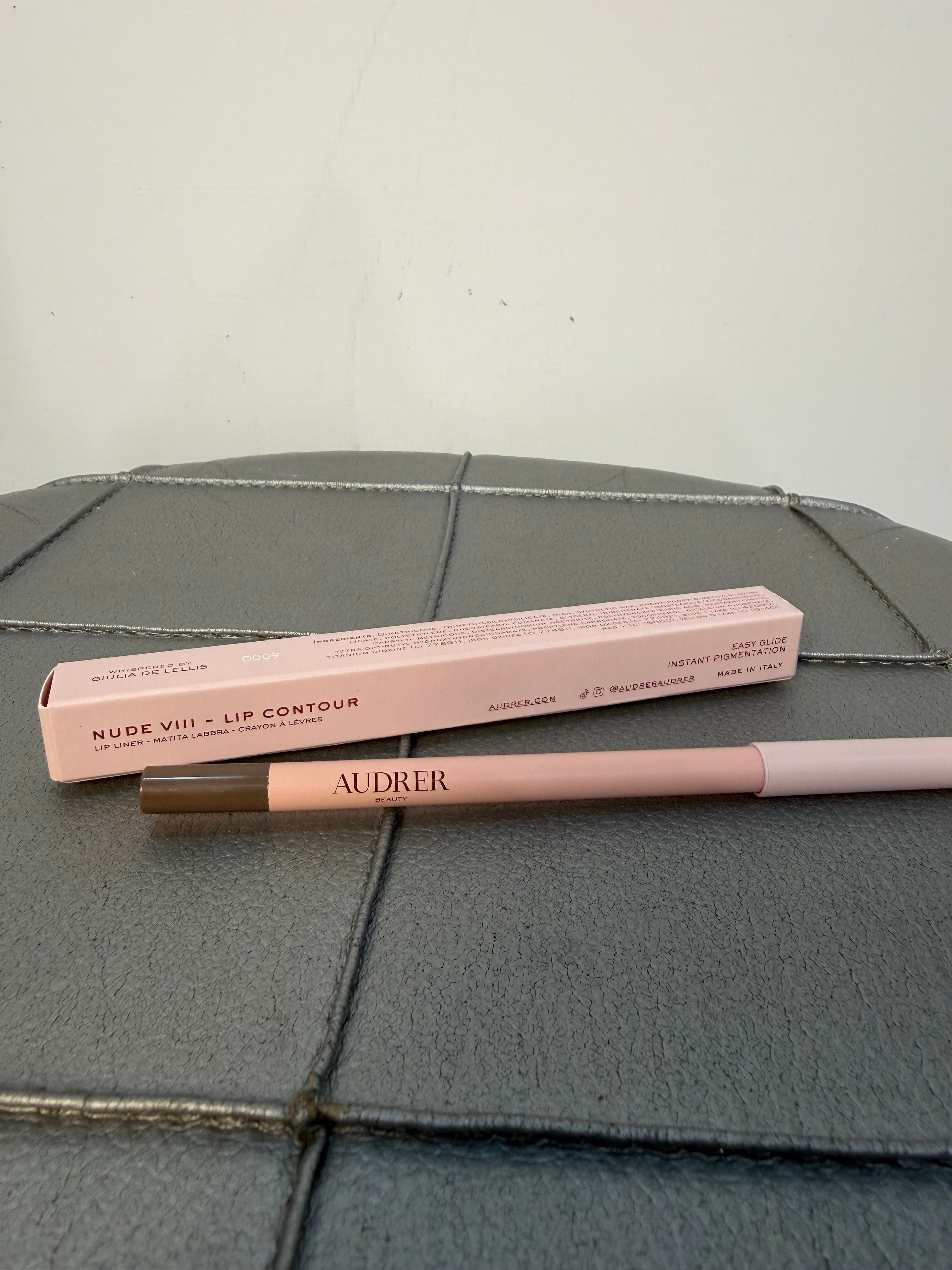 Audrer lip Contour
