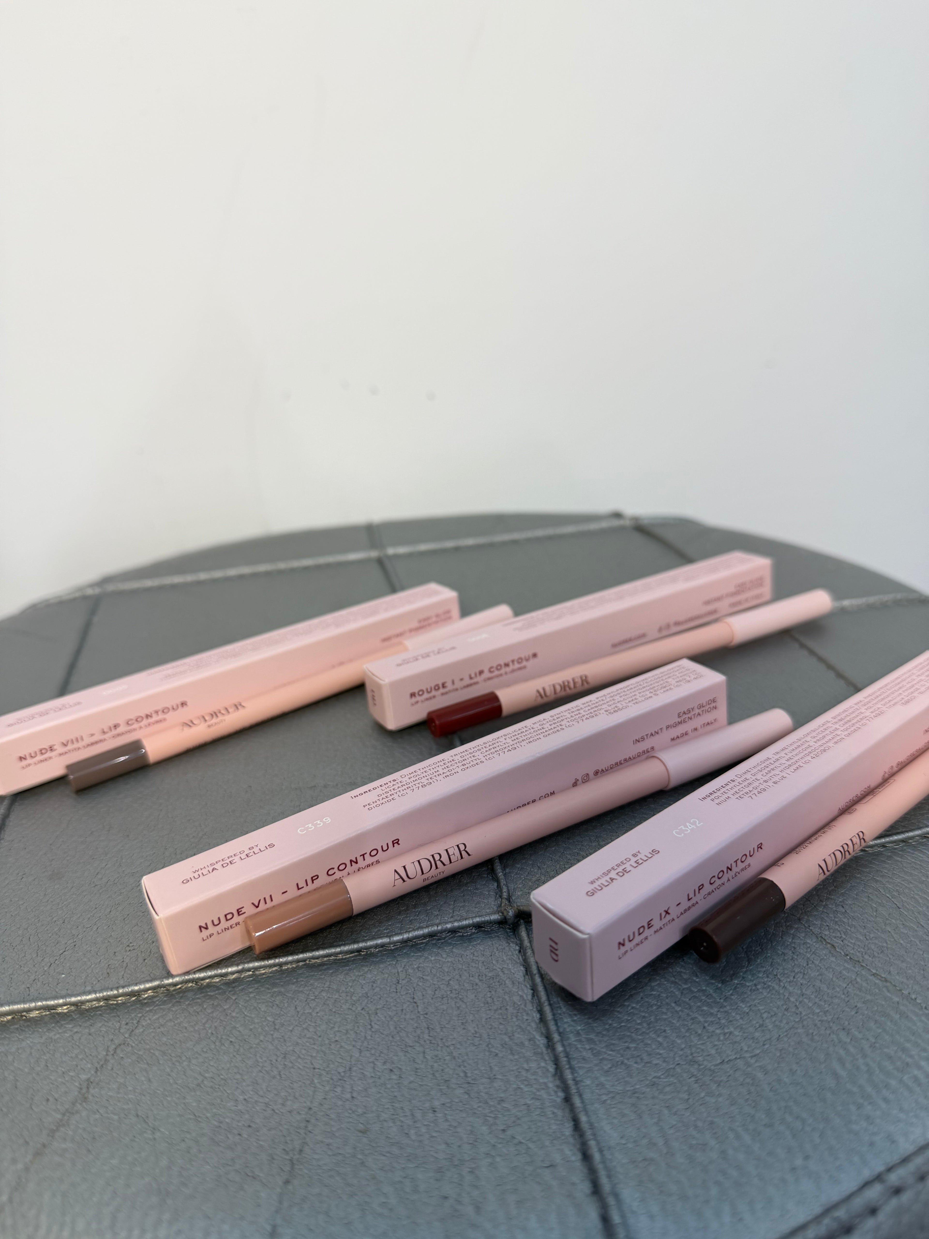 Audrer lip Contour