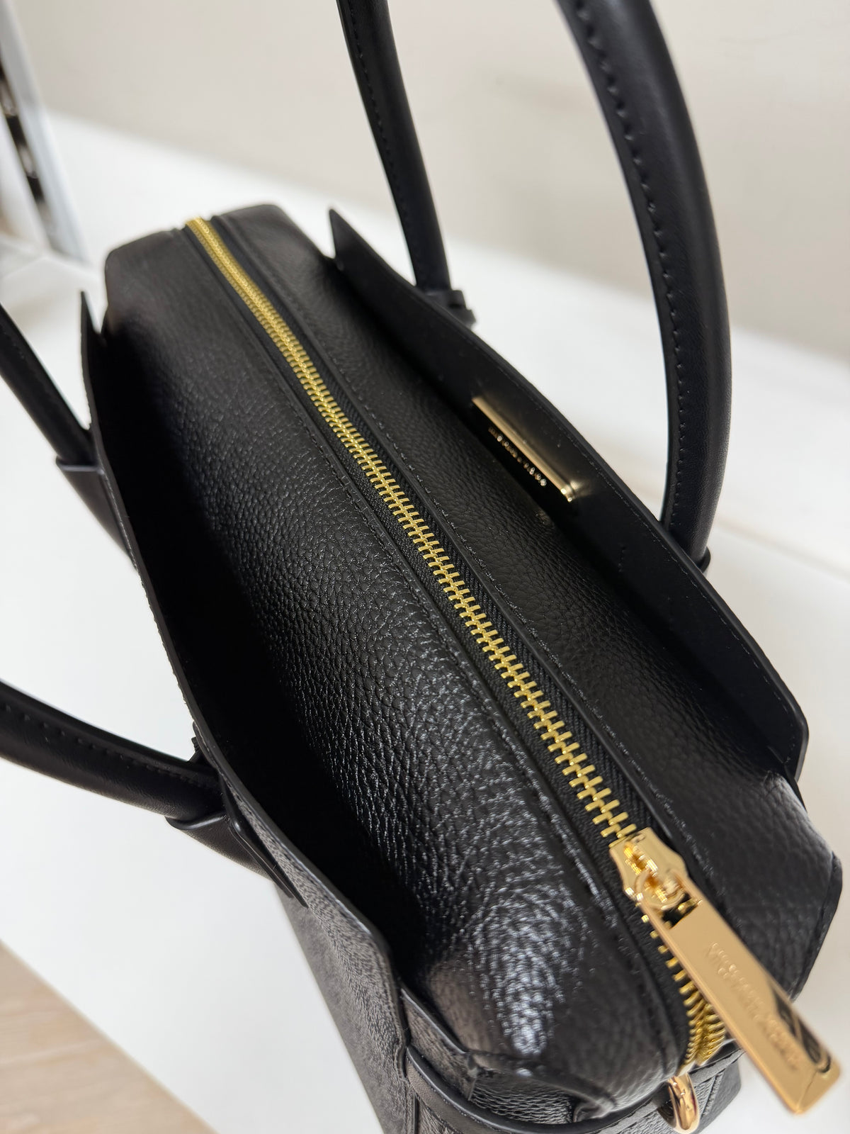 Michael Kors mercer monogram arrotondato