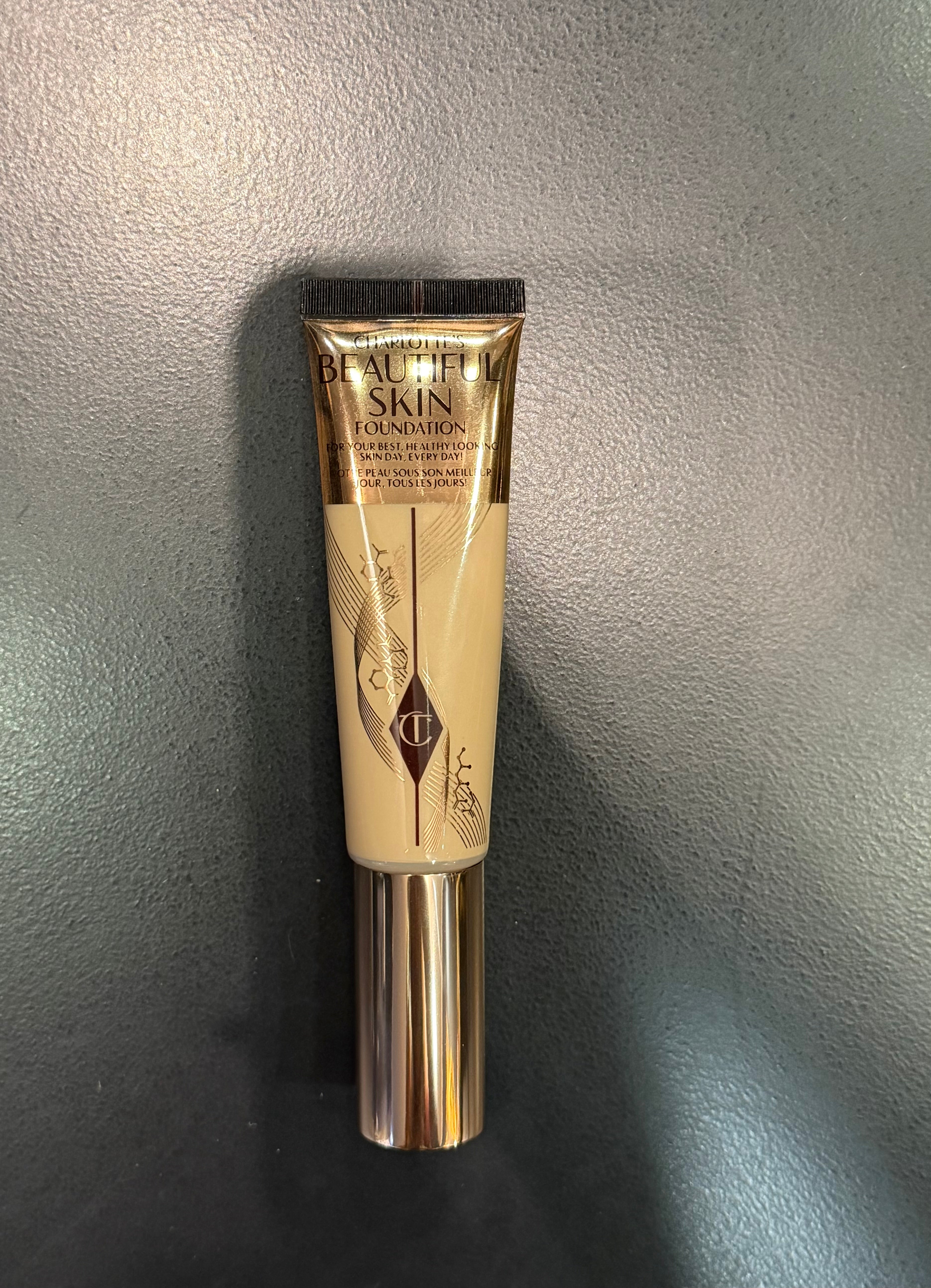 Charlotte Tilbury fondotinta beautiful Skin