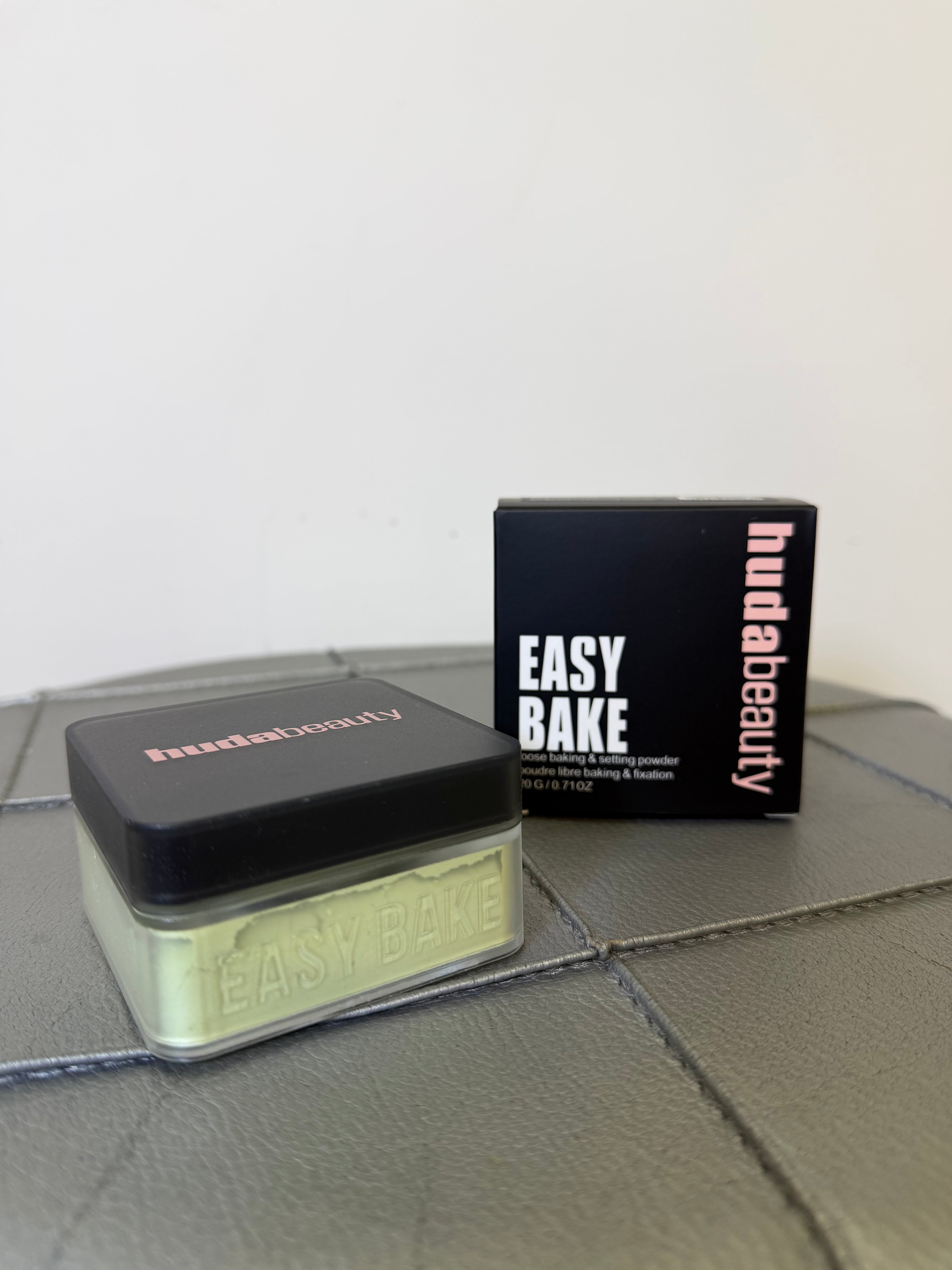 Huda beauty cipria matcha milk cake