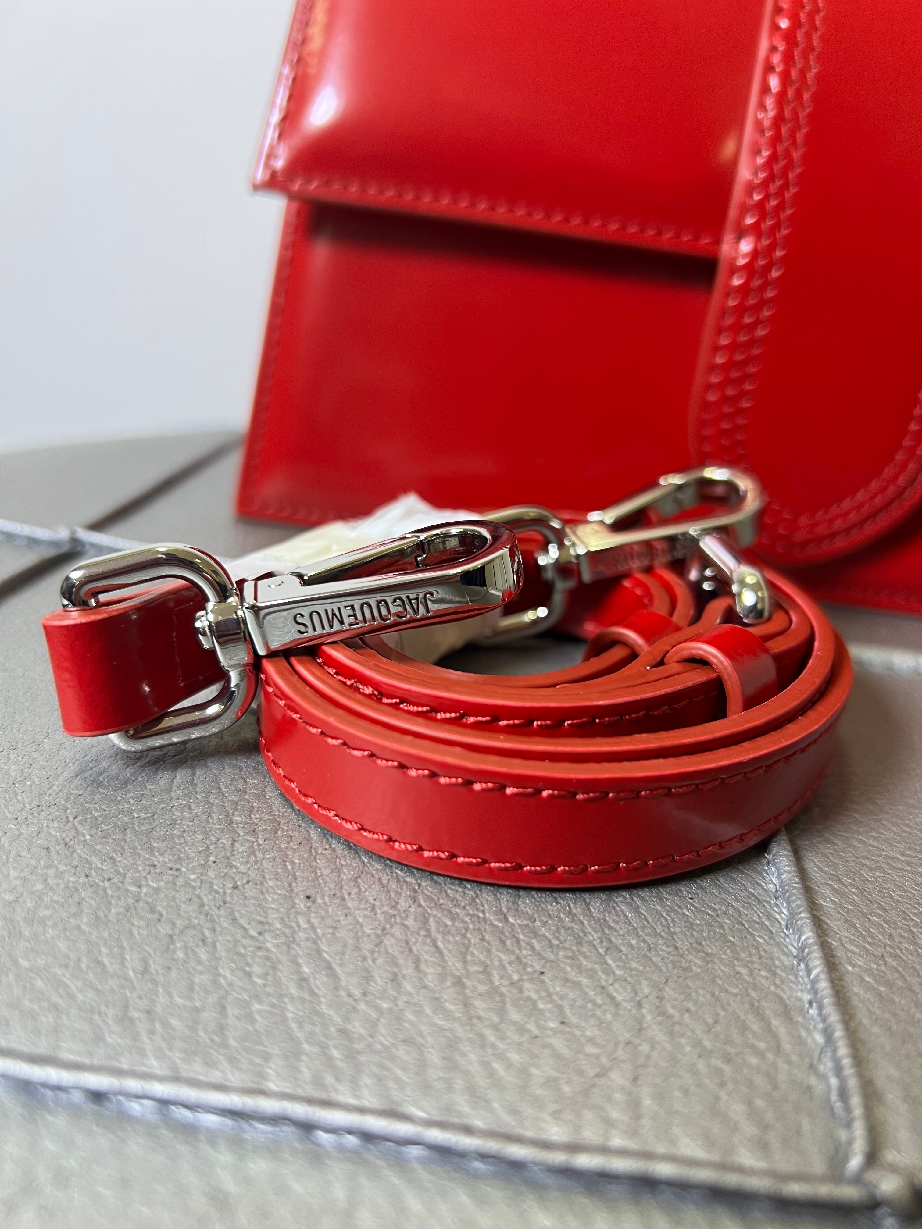 Jacquemus la grand bambino rossa lucida