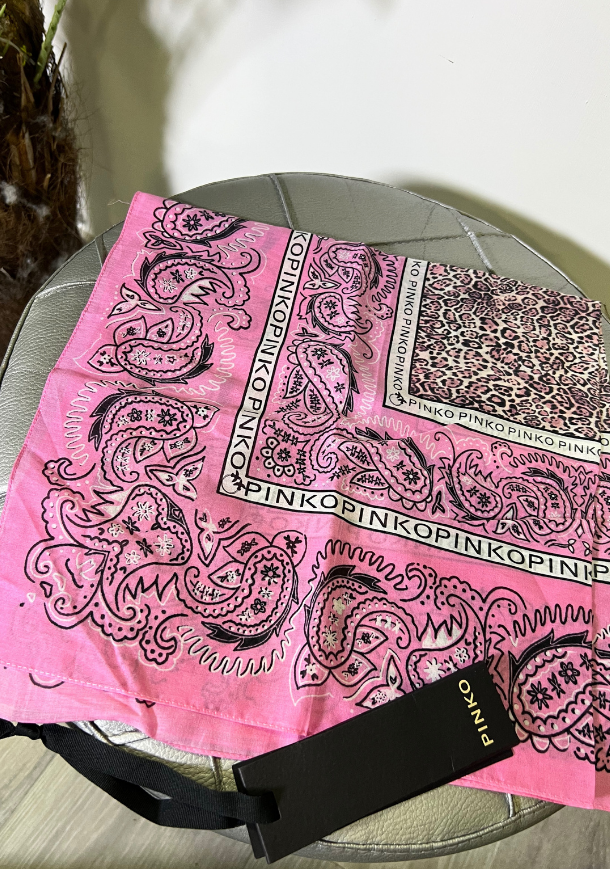 Pinko linguistica bandana